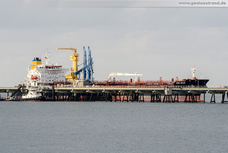 Wilhelmshaven: Tanker HIGH SEAS löscht 30.000 t Öl an der NWO