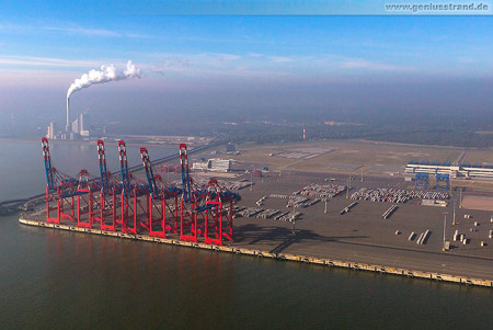 Luftaufnahme vom Container Terminal Wilhelmshaven (JadeWeserPort)