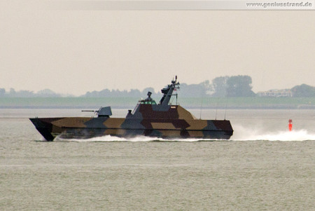 Wilhelmshaven: Tarnkappenschiff HNOMS SKUDD (P962) auf der Jade