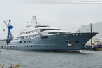 Wilhelmshaven: Luxusyacht RADIANT im Nordhafen (Neue Jadewerft)