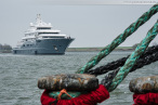 Wilhelmshaven: Luxusyacht RADIANT im Nordhafen (Neue Jadewerft)