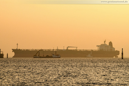 WILHELMSHAVEN: Tanker RIDGEBURY ASTARI löschte 99.600 t Erdöl