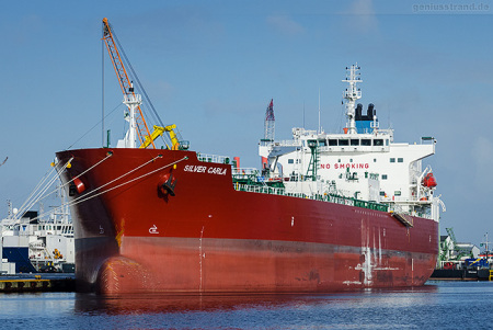 Wilhelmshaven Südwestkai: Tanker SILVER CARLA hat Maschinenschaden