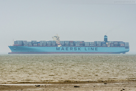 Wilhelmshaven: Containerschiff MAERSK EVORA outbound Jade-Weser-Port