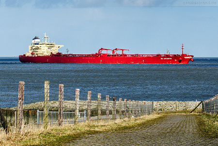 Schiffsankünfte Wilhelmshaven: Tanker NS ANTARCTIC fährt die NWO an