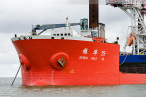 Wilhelmshaven: Ladung der ZHEN HUA 29 wird gelascht