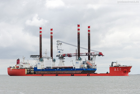 WILHELMSHAVEN: Spezialtransportschiff ZHEN HUA 29 auf Reede Voslapp