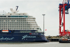 Schiffsankunft: MEIN SCHIFF 4 am JadeWeserPort in Wilhelmshaven