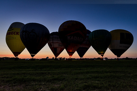 Ballonmeeting Wilhelmshaven: Ballonglühen auf dem Ferienhof Petersburg