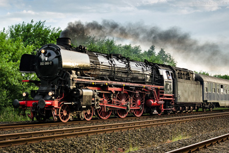 Dampflok 012 066-7 kommend aus Wilhelmshaven (Ulmer Eisenbahnfreunde)