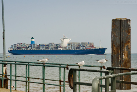 Ankünfte Jade-Weser-Port: Containerschiff CEZANNE (L 300 m)