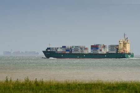 Abfahrten Jade-Weser-Port: Feederschiff NORDIC STANI auslaufend