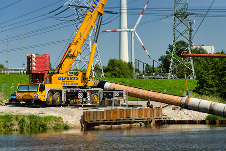 Wilhelmshaven: Neue Ölfernleitung in der Maade verlegt