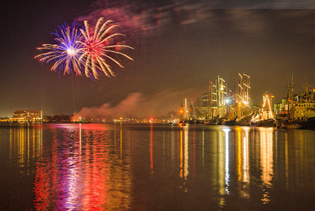 Feuerwerk beim JadeWeserPort-Cup 2015 in Wilhelmshaven