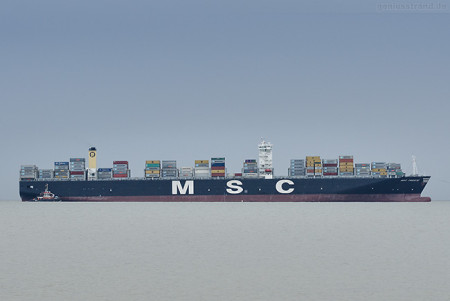 Schiffsankünfte Jade-Weser-Port: Containerschiff MSC TRIESTE (L 366 m)