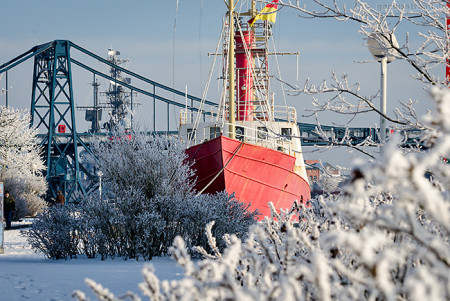 Aktuelle Winterbilder aus Wilhelmshaven (Großer Hafen, Bontekai, Südstrand)