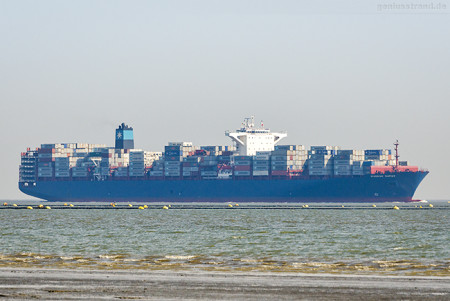 Schiffsanläufe JadeWeserPort: Containerschiff MAERSK SARAT (L 300 m)