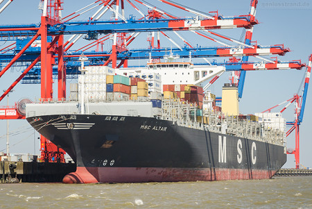 JadeWeserPort Seeseite: Containerschiff MSC ALTAIR (L 366 m)