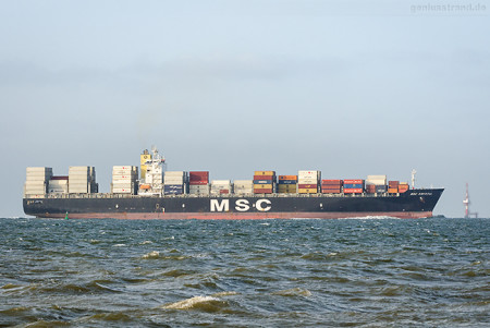 Schiffsankünfte JadeWeserPort: Containerschiff MSC KRYSTAL (L 277 m)