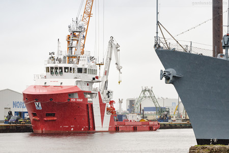 Wilhelmshaven: Offshore-Versorger VOS SUGAR (L 68 m) am Südwestkai