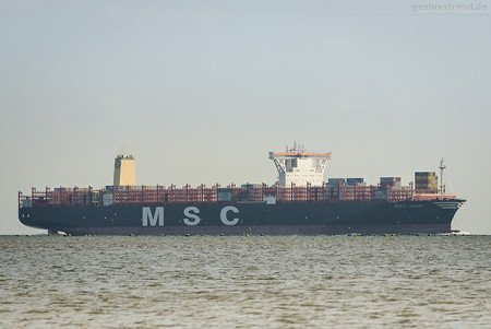 Wilhelmshaven: Schiffsneubau MSC JADE (L 398 m) inbound JadeWeserPort