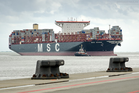 JadeWeserPort Schiffsabfahrten: Containerschiff MSC DIANA (L 399 m)