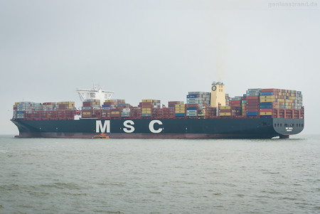 Containerschiff MSC MIRJA (L 398 m) verlässt den JadeWeserPort