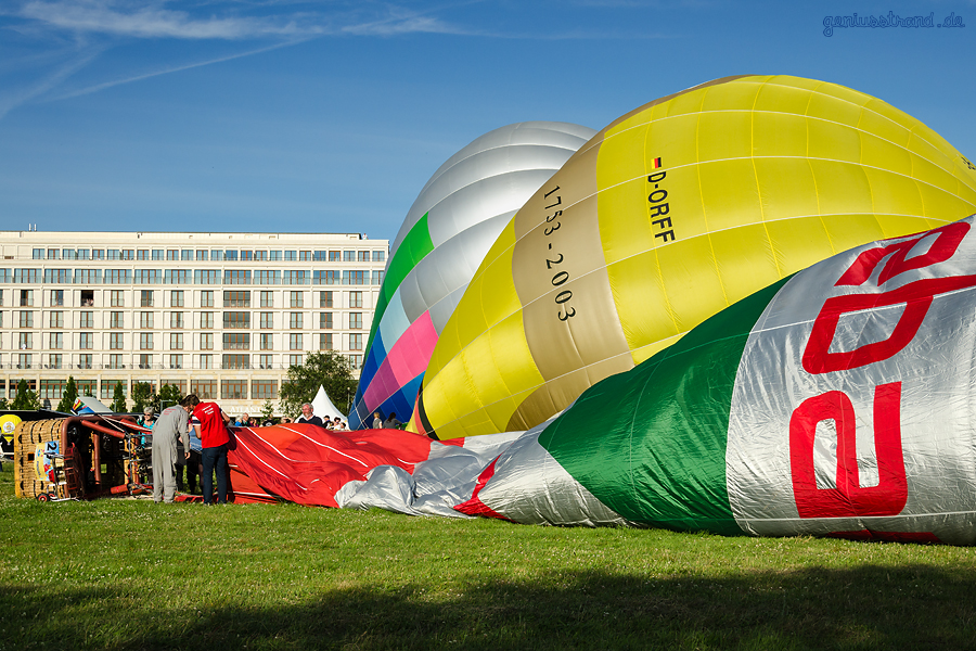 WILHELMSHAVEN: Bilder vom 1. Ballonmeeting (Heißluftballontreffen) am Banter See Park