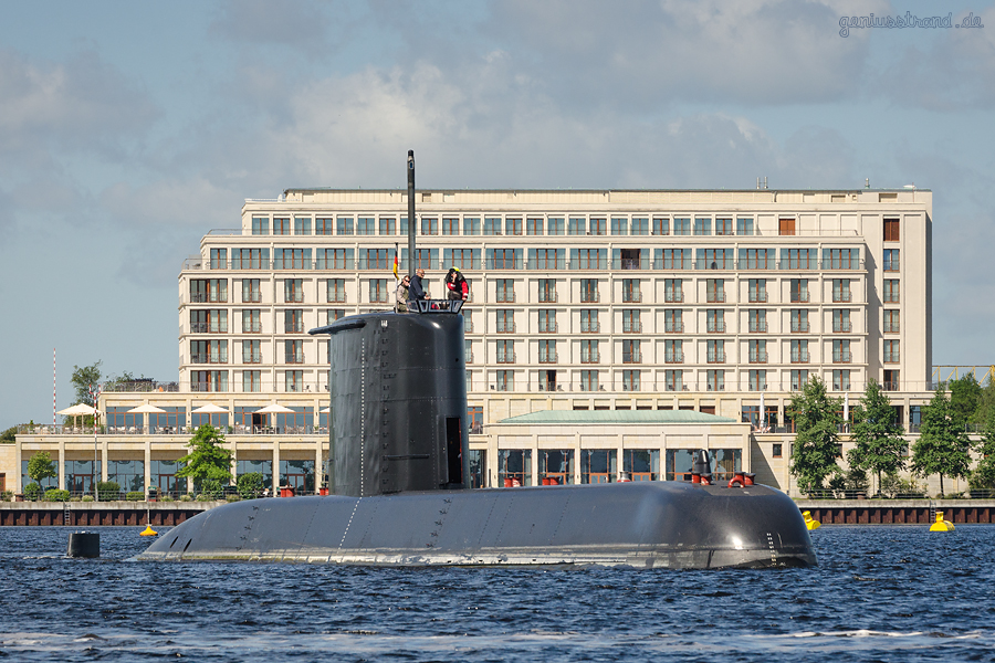 Entmagnetisierungsschleife Wilhelmshaven: U-Boot-Neubau S42 im Großen Hafen