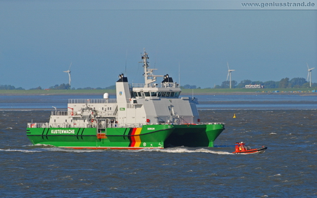 Hintergrundbild – SWATH-Zollkreuzer Borkum mit Tochterboot