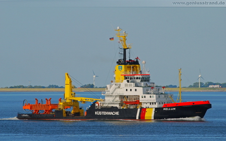 Hintergrundbild - Das Gewässerschutzschiff Mellum auf Kontrollfahrt im Jadefahrwasser