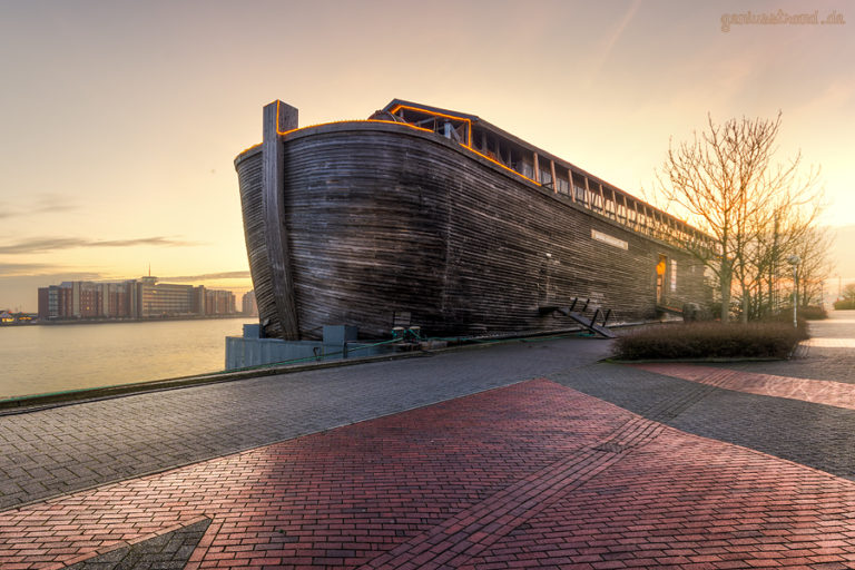 Die Arche Noah liegt am Bontekai Artikel GENIUSSTRAND.DE Die Arche Noah liegt am Bontekai Artikel GENIUSSTRAND.DE