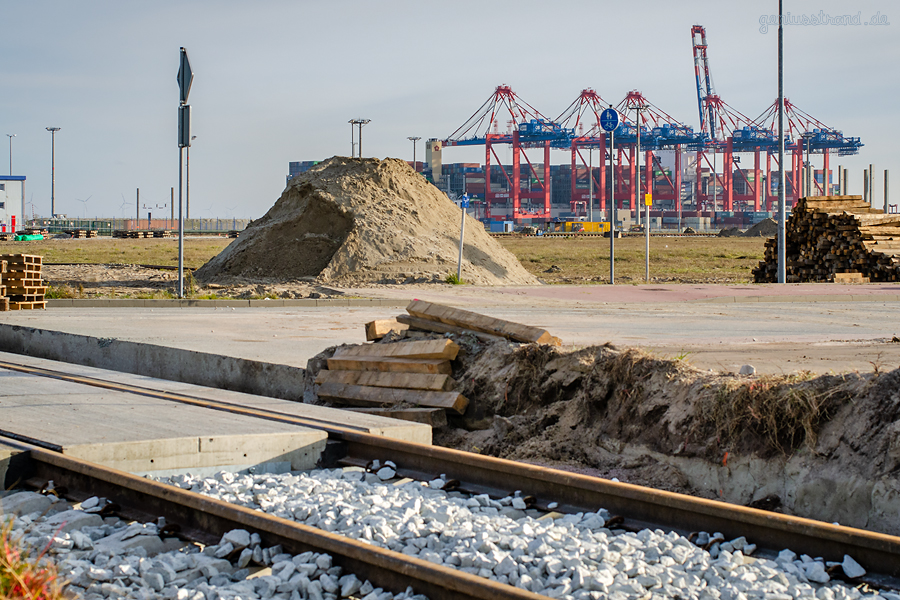 JADEWESERPORT Güterverkehrszentrum: Die Gleisbaustelle Höhe Bahnübergang